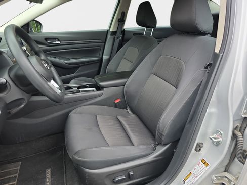 Used 2024 Nissan Altima 2.5 SV FWD image 5