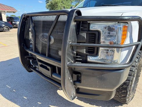Used 2017 Ford F250 XL w/ Power Equipment Group AWD/4WD image 10
