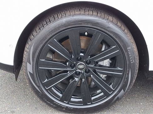 New 2025 Land Rover Range Rover SE image 6