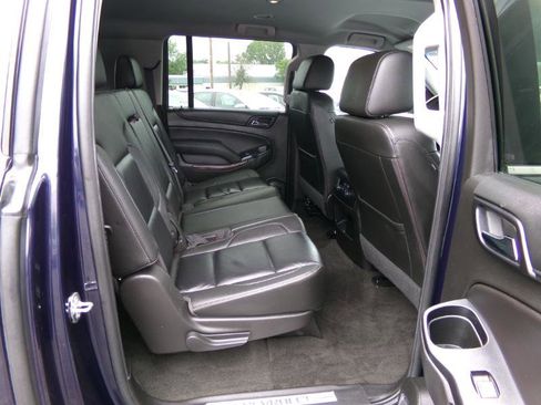 Used 2018 Chevrolet Suburban LT image 43