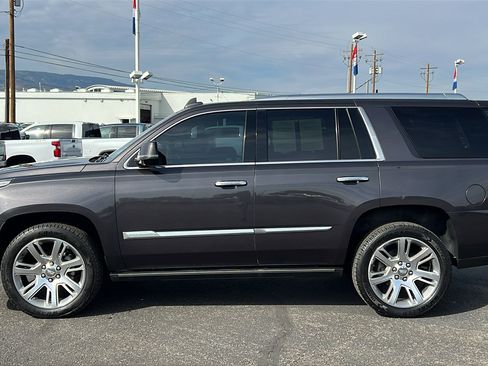 Used 2017 Cadillac Escalade Premium Luxury image 8