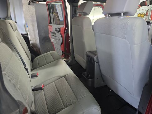 Used 2007 Jeep Wrangler Unlimited Rubicon w/ Dual Top Group image 11