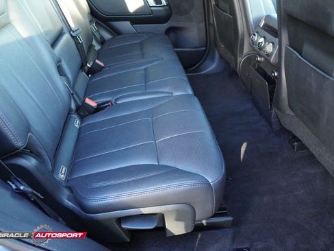 Used 2020 Land Rover Discovery Landmark image 38