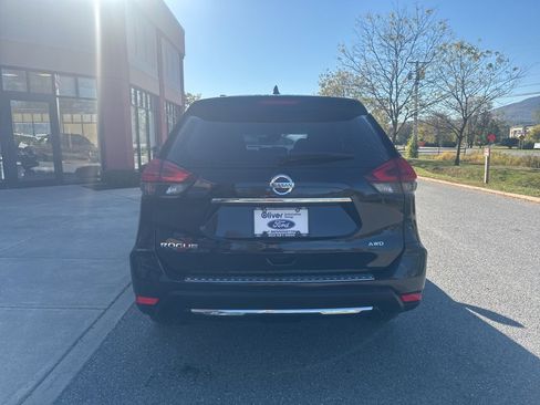 Used 2019 Nissan Rogue S image 6
