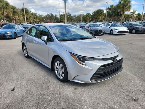 Used 2026 Toyota Corolla LE image 2