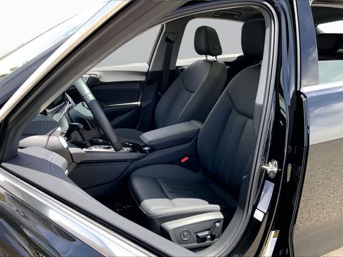 Used 2025 Audi A5 2.0T Premium Plus w/ Premium Plus AWD/4WD image 8
