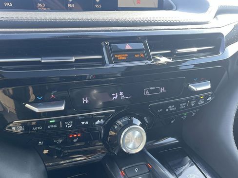 Used 2022 Acura MDX SH-AWD w/ Advance Package image 26