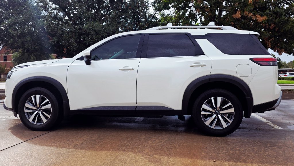 Used 2024 Nissan Pathfinder SL AWD/4WD image 10