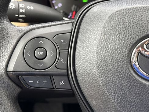 Used 2022 Toyota RAV4 XLE image 20