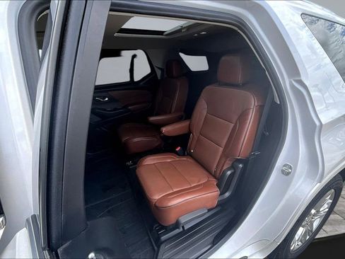 Used 2020 Chevrolet Traverse High Country w/ LPO, Floor Liner Package AWD/4WD image 23