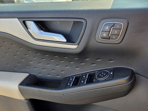 Used 2020 Ford Escape SEL FWD image 34