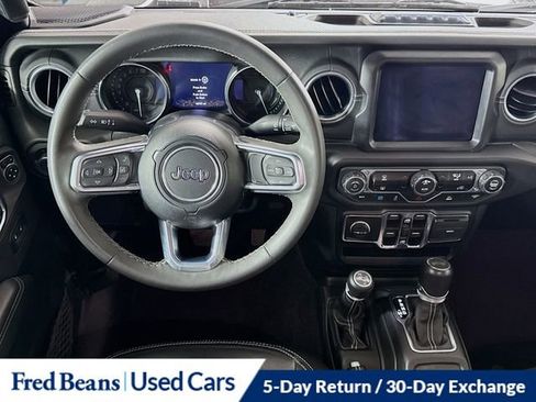 Used 2023 Jeep Wrangler Unlimited Sahara AWD/4WD image 23
