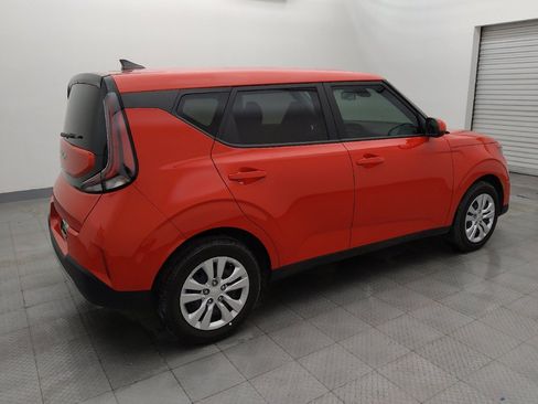 Used 2025 Kia Soul LX image 10