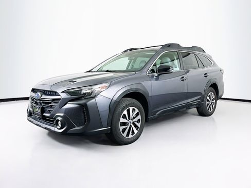 Used 2025 Subaru Outback Premium image 3