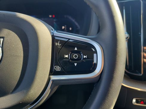 Certified 2025 Volvo XC60 B5 Plus image 21