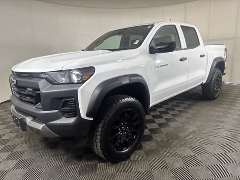 Used 2023 Chevrolet Colorado Trail Boss w/ Advanced Trailering Package AWD/4WD image 8
