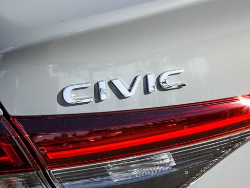 Used 2025 Honda Civic Sport image 13