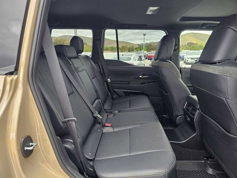 Used 2026 Lexus GX 550 w/ Accessory Package (32) AWD/4WD image 12