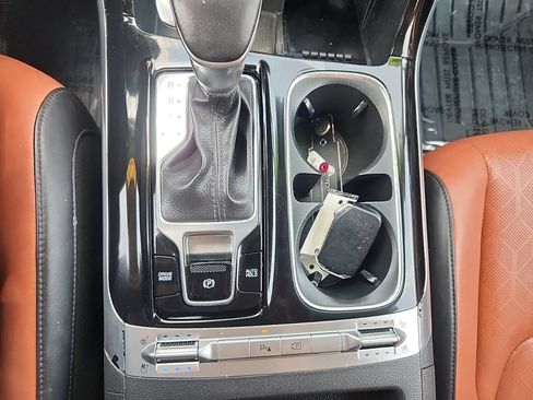 Used 2024 Kia Carnival SX FWD image 25