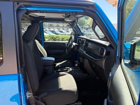 Used 2022 Jeep Wrangler Sport AWD/4WD image 27