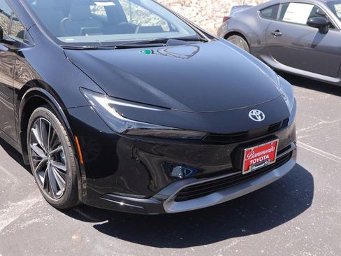 New 2026 Toyota Prius XLE FWD image 2