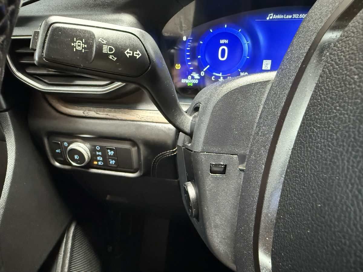 Used 2020 Ford Explorer Platinum w/ Premium Technology Package AWD/4WD image 16