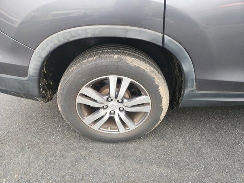 Used 2017 Honda Pilot EX image 10