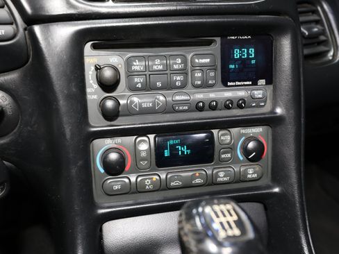 Used 2001 Chevrolet Corvette Convertible w/ Preferred Equipment Group2 RWD image 56