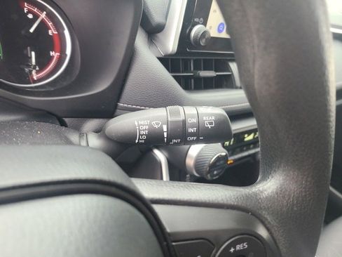 Used 2025 Toyota RAV4 XLE image 23