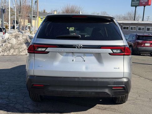 Used 2025 Toyota Grand Highlander XLE image 21