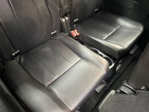 Used 2023 Mercedes-Benz GLB 250 4MATIC image 40