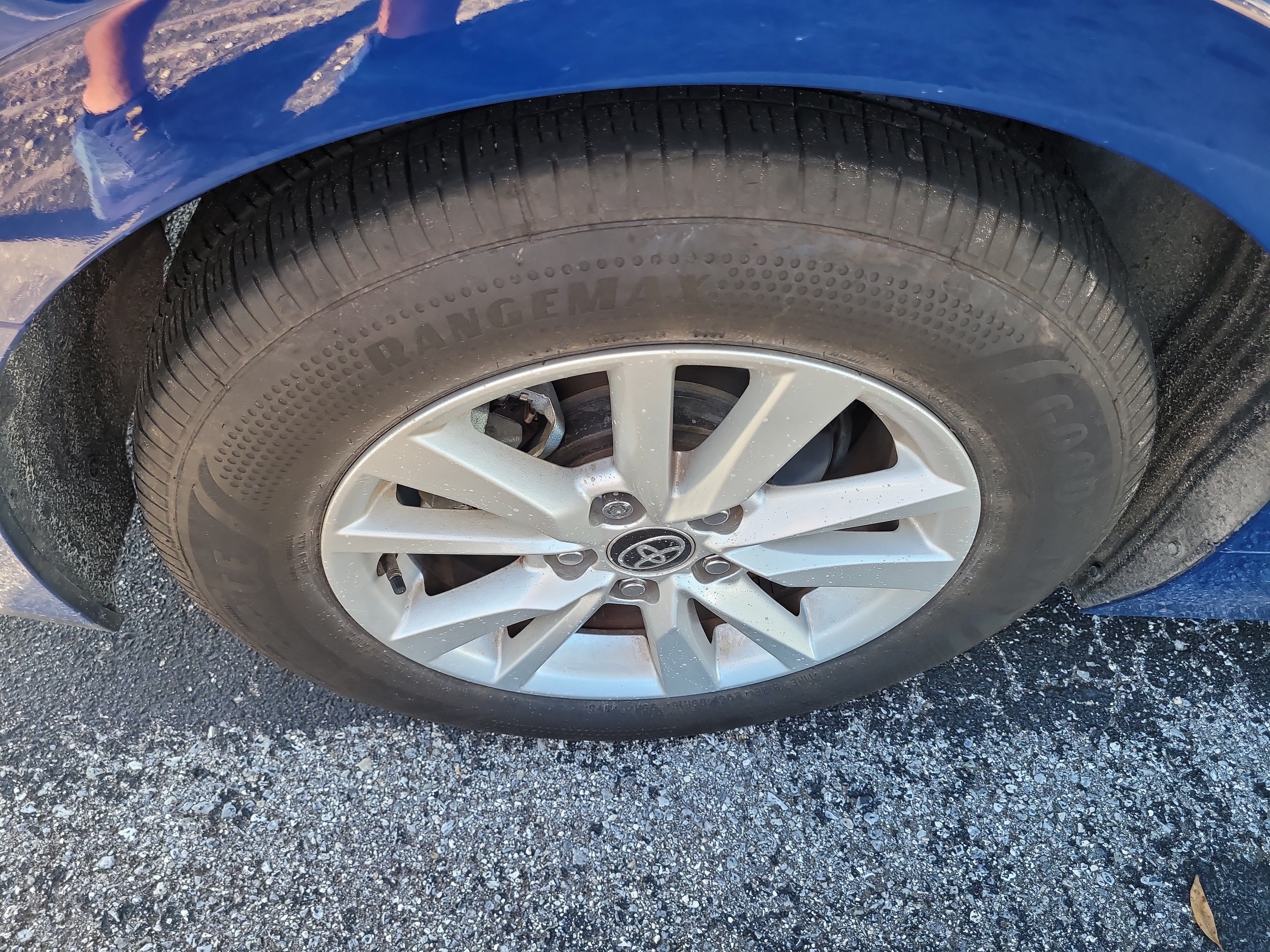 Used 2025 Toyota Camry LE w/ Convenience Package FWD image 8
