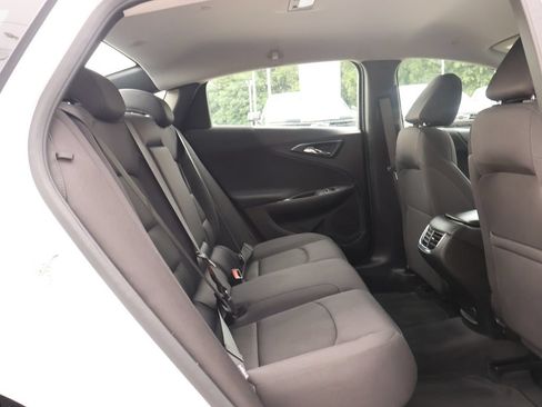 Certified 2025 Chevrolet Malibu LT FWD image 30