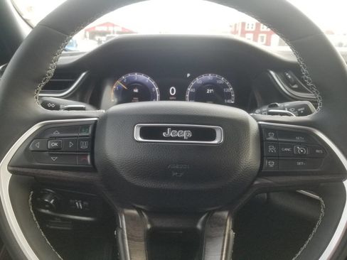 Certified 2024 Jeep Grand Cherokee Limited image 26