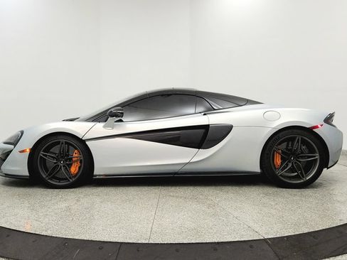 Used 2019 McLaren 570S Spider RWD image 2