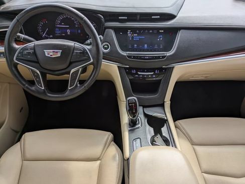 Used 2018 Cadillac XT5 Luxury w/ Driver Awareness Package FWD image 15