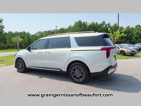 Used 2025 Kia Carnival SX FWD image 27