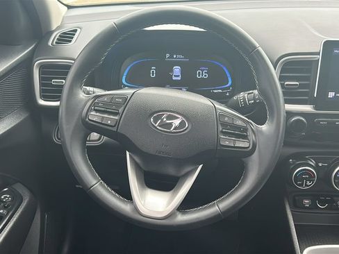 Used 2024 Hyundai Venue SEL FWD image 23