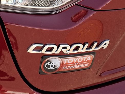 Used 2025 Toyota Corolla LE FWD image 29