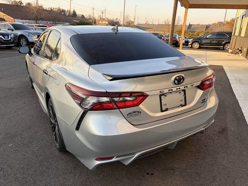 Used 2021 Toyota Camry SE image 10