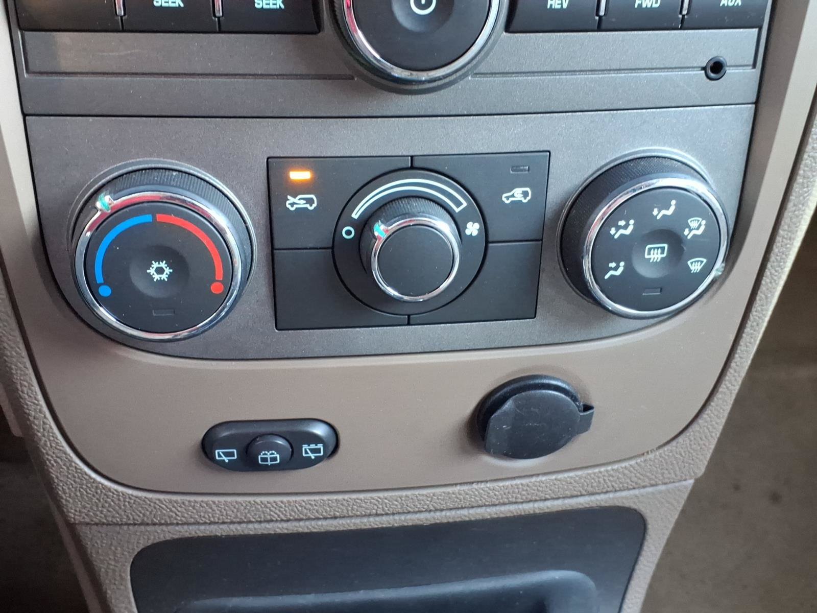 Used 2009 Chevrolet HHR LS FWD image 15