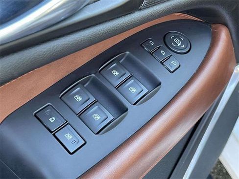 Used 2019 Cadillac Escalade Premium Luxury image 17