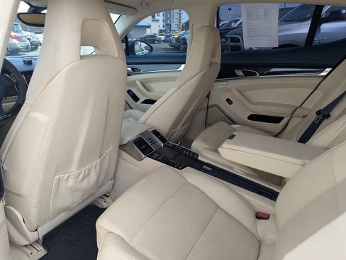 Used 2010 Porsche Panamera Turbo AWD/4WD image 32