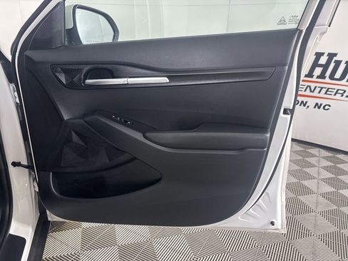 Used 2023 Kia Seltos LX image 24