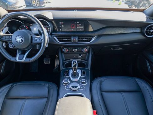 Used 2023 Alfa Romeo Stelvio Sprint image 38