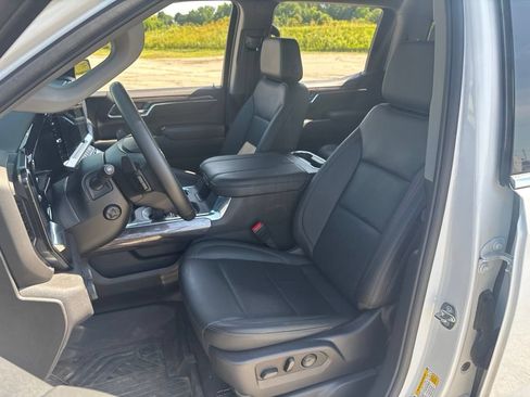 Used 2024 Chevrolet Silverado 1500 LTZ AWD/4WD image 22