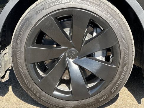 Used 2022 Tesla Model Y Long Range AWD/4WD image 44