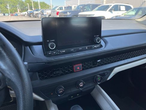 Used 2023 Honda Accord EX image 20
