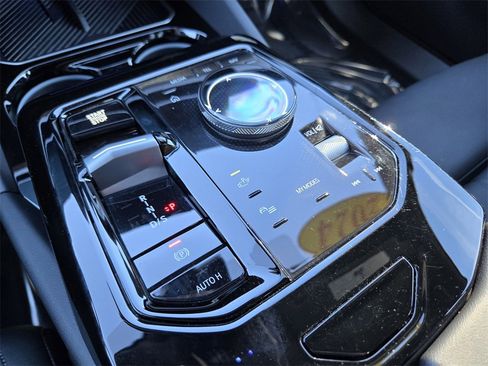 Certified 2024 BMW 530i xDrive 530i xDrive w/ M Sport Package image 23