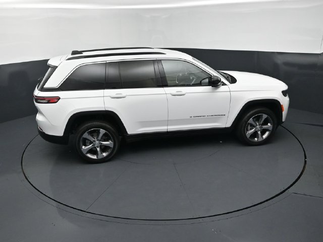 New 2026 Jeep Grand Cherokee Limited AWD/4WD image 18